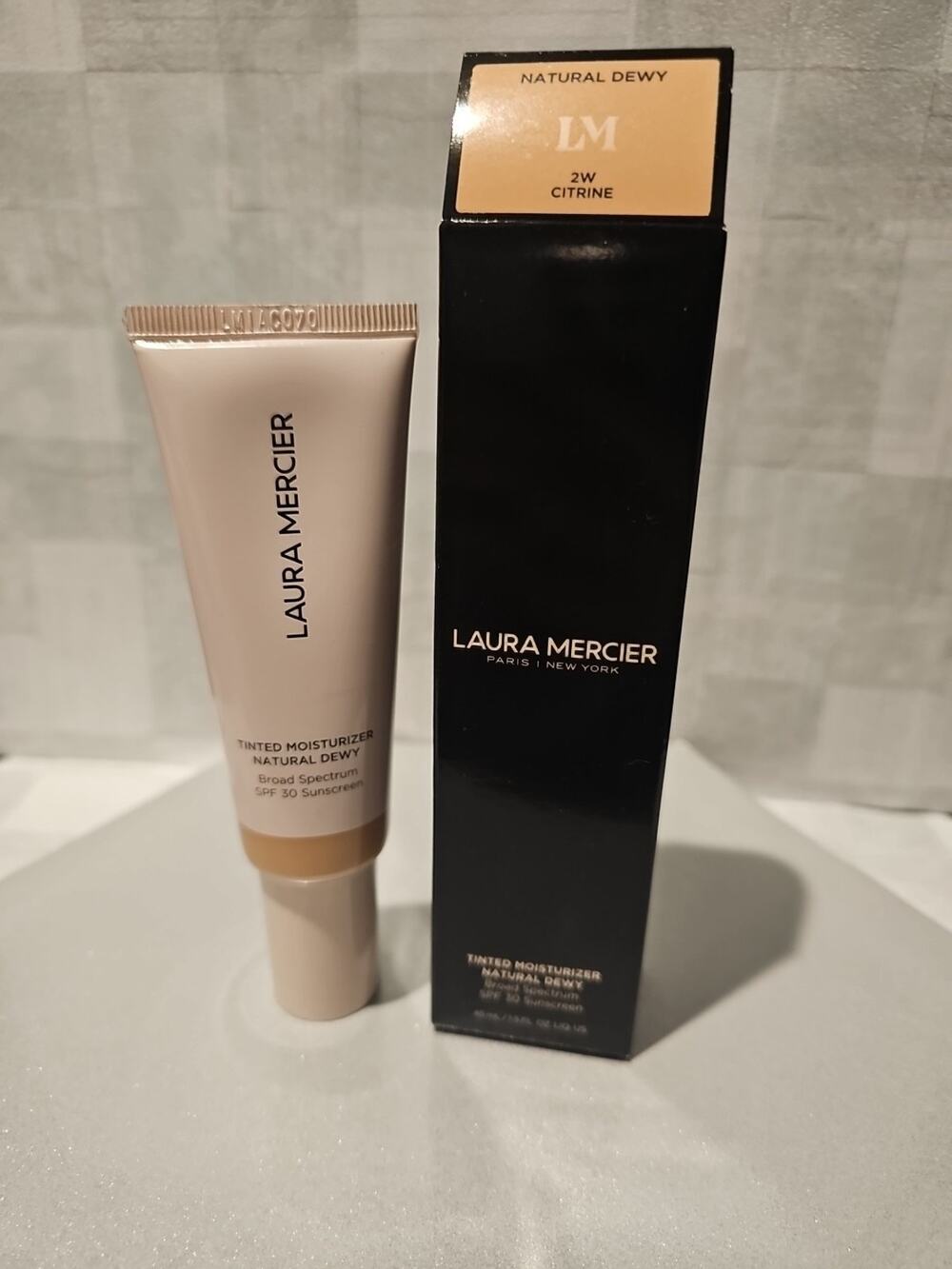 Laura Mercier Tinted Moisturizer Natural Dewy - 2W CITRINE -SPF 30 45ml
